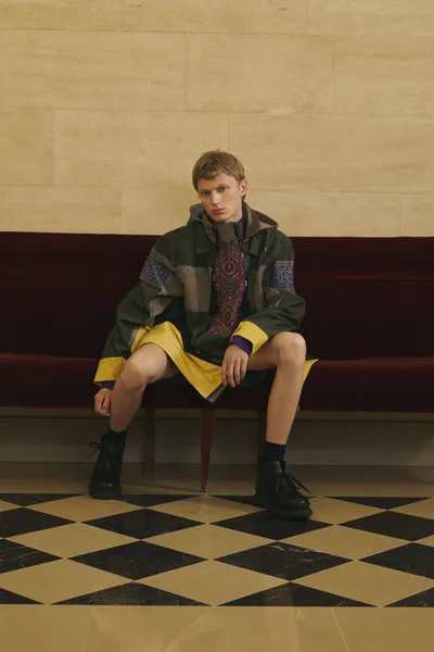 Look 30